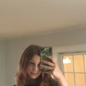 Meet your Posher, Julia